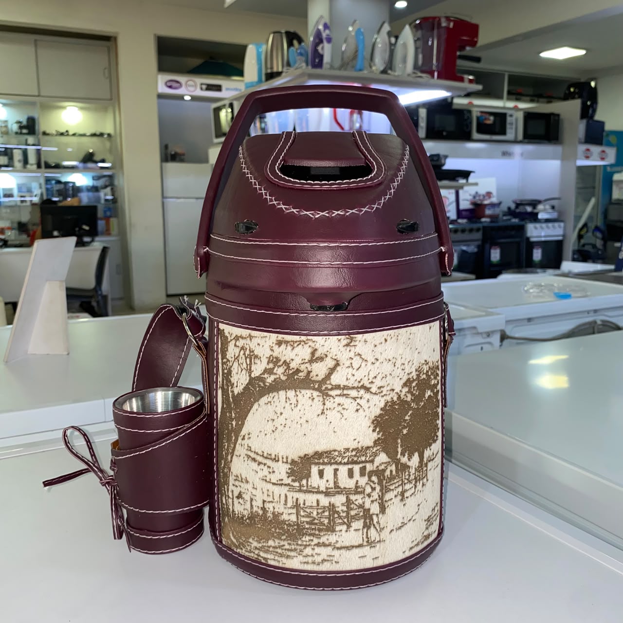 Termo Forrado En Cuerina Completa C/Grabado 2,5lts - Imagen 6