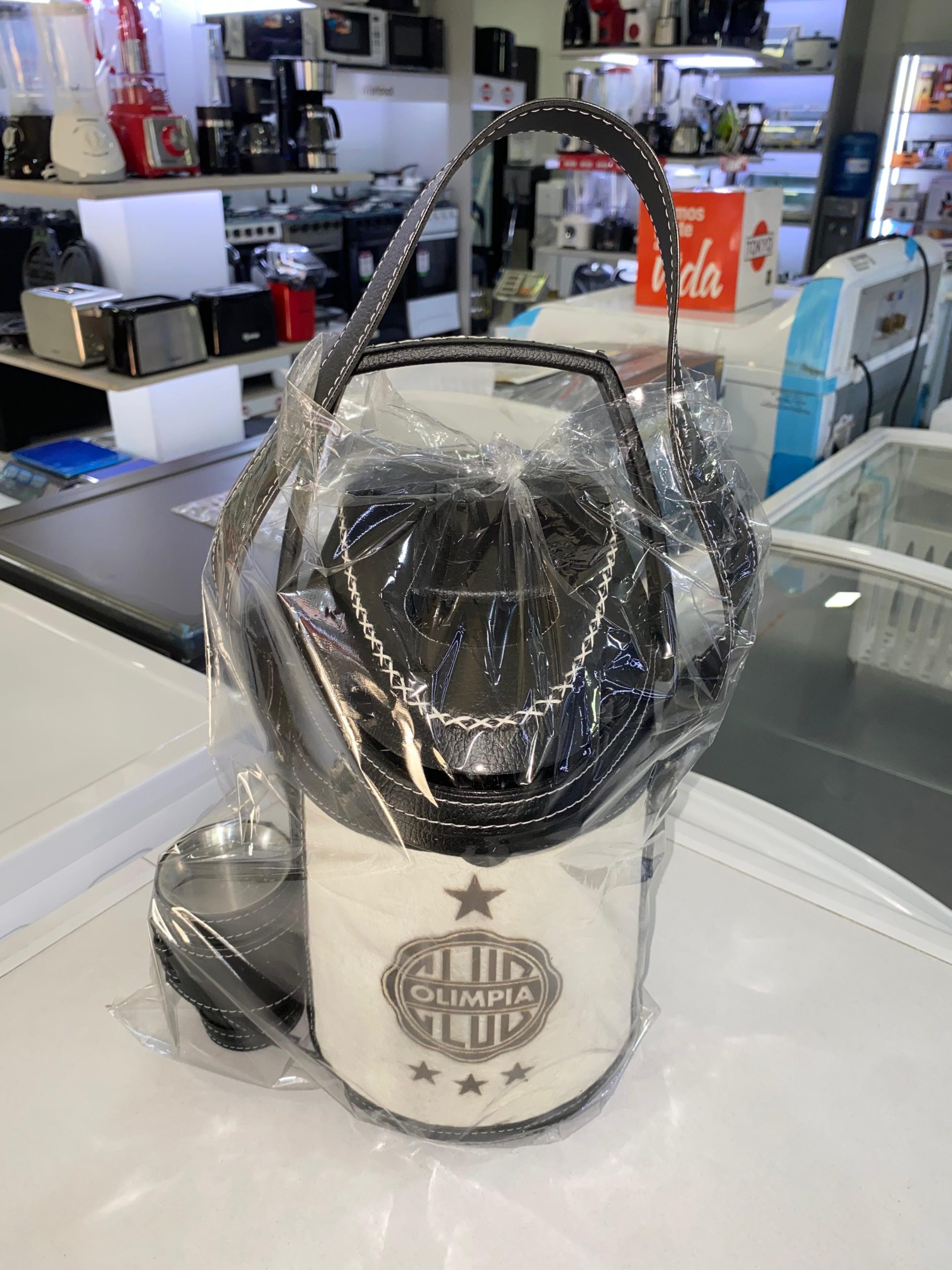 Termo Forrado En Cuerina Completa C/Grabado 2,5lts - Imagen 2